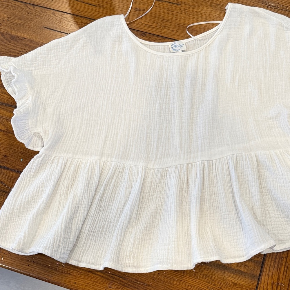 Blue Rain by Francesca’s White Cotton Top Size Large